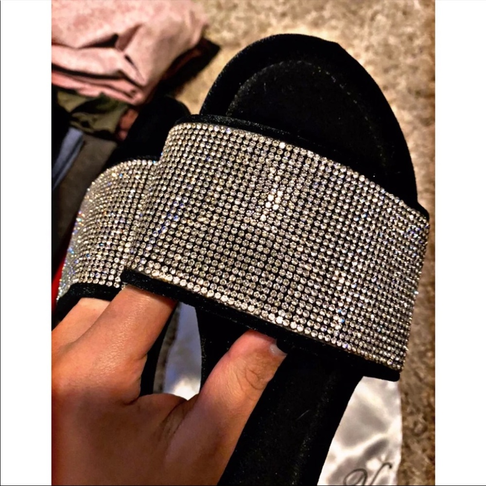New Victorias Secret Rhinestone Slides - Picture 3 of 5